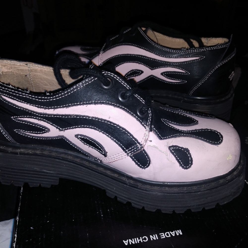 Sha Sha's Pink & Black Tribal Flame Shoes Size 7